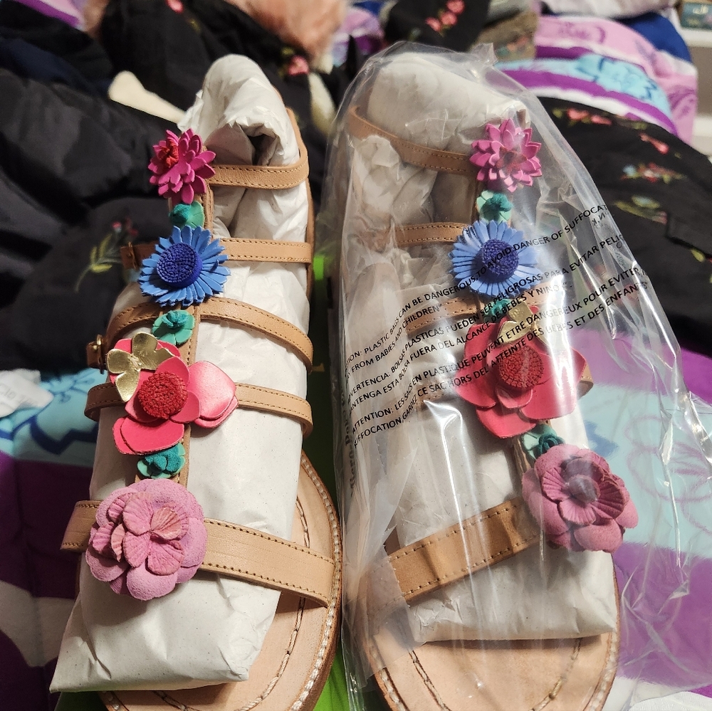 New Kate Spade Floral Embellished Sandals! Gorgeous! Cute!